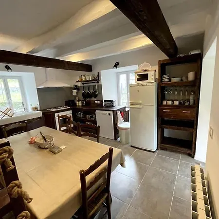 Du Pays-de-salers, Cantal, Classe 1*