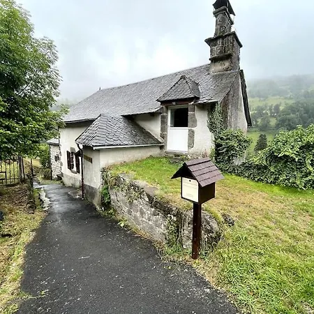 Du Pays-de-salers, Cantal, Classe 1* Prázdninový dům