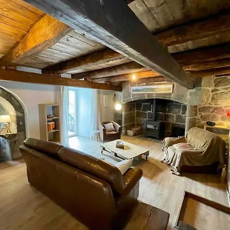 Semesterbostad Du Pays-de-salers, Cantal, Classe 1* Saint-Projet-de-Salers