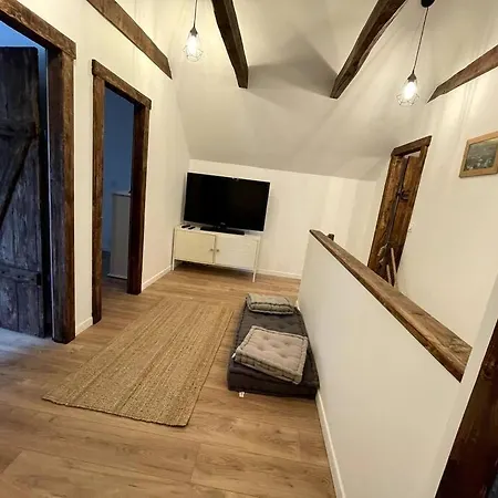 Du Pays-de-salers, Cantal, Classe 1* * Saint-Projet-de-Salers