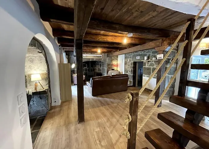 Du Pays-de-salers, Cantal, Classe 1* Prázdninový dům *