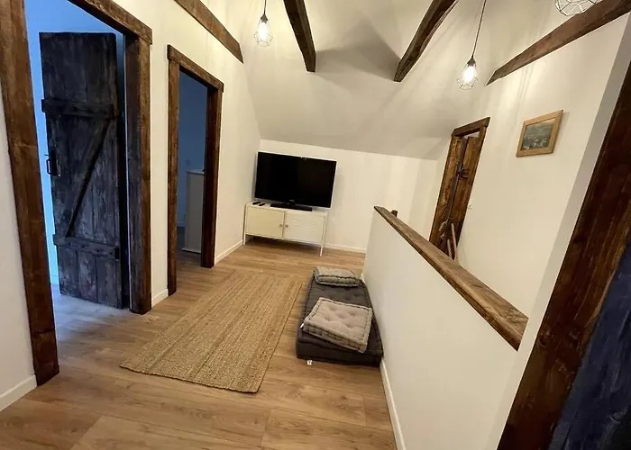 Du Pays-de-salers, Cantal, Classe 1* * Saint-Projet-de-Salers